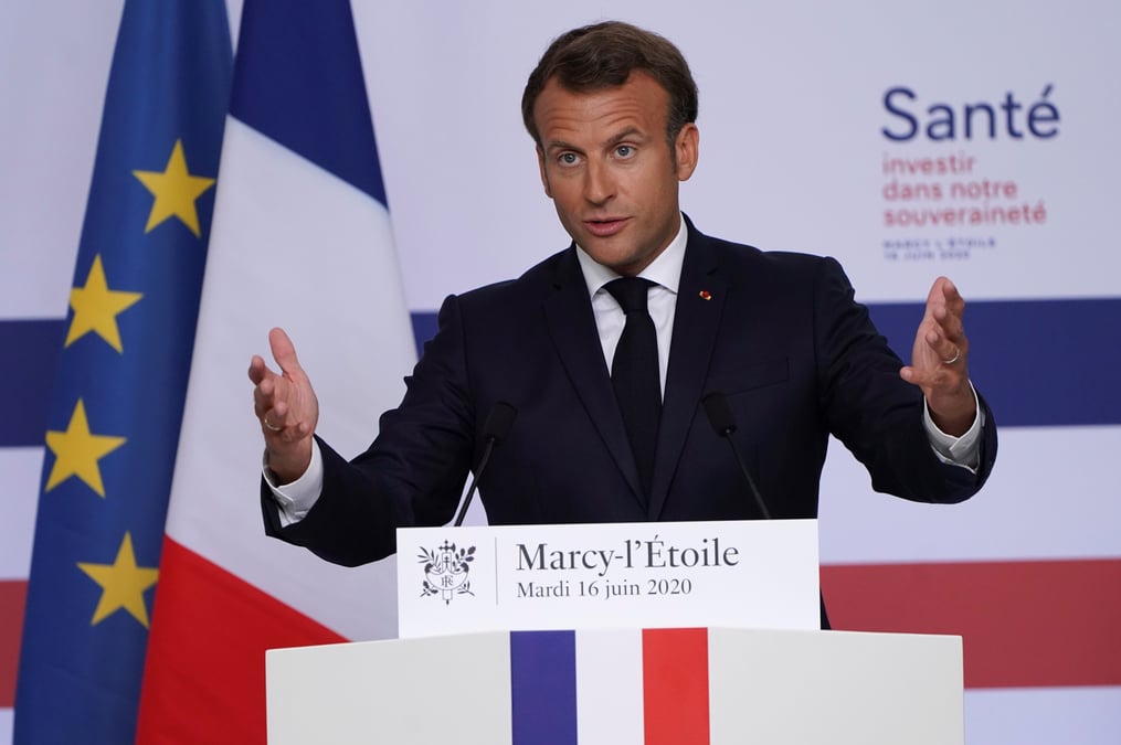 Macron presente sa strategie pour restaurer la souverainete sanitaire