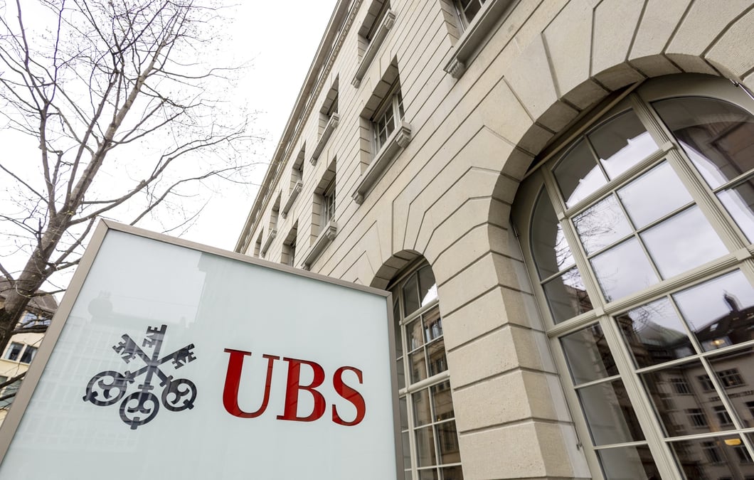 Le logo de la banque suisse ubs est visible a zurich