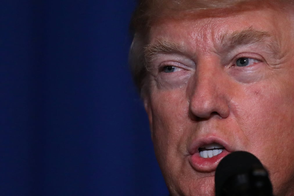 Donald trump a ordonne des frappes sur une base du regime syrien
