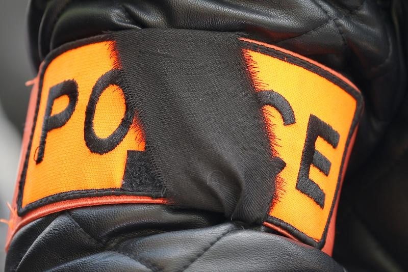 Deux policiers blesses a la reunion,