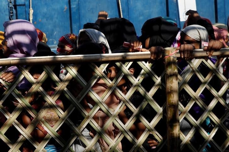 Des rohingyas fuient toujours la birmanie pour le bangladesh