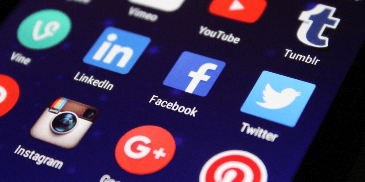 En temps normal comme en situation de crise, les réseaux sociaux sont devenus l'outil le plus utilisé par les entreprises pour communiquer.