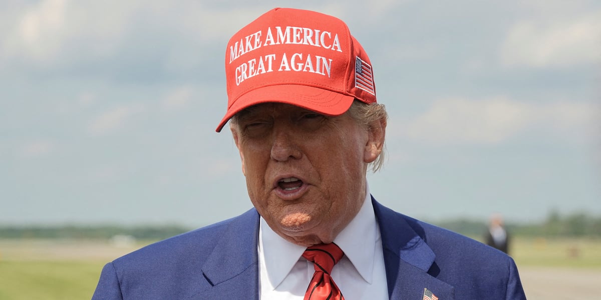 Donald Trump a signé jeudi le décret fixant le montant des nouveaux droits de douane qui toucheront plusieurs dizaines de pays, allant de 10 % à 41 %.