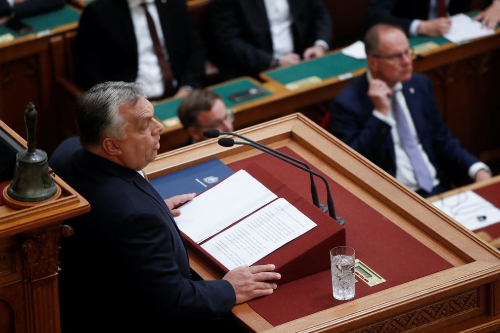 Le premier ministre hongrois viktor orban lors d'un discours au parlement a budapest, hongrie