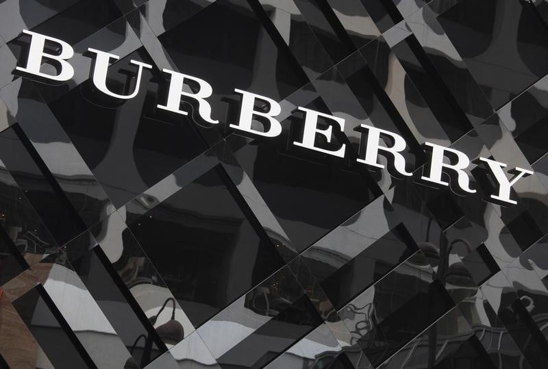 Hong kong pourrait peser sur les marges de burberry