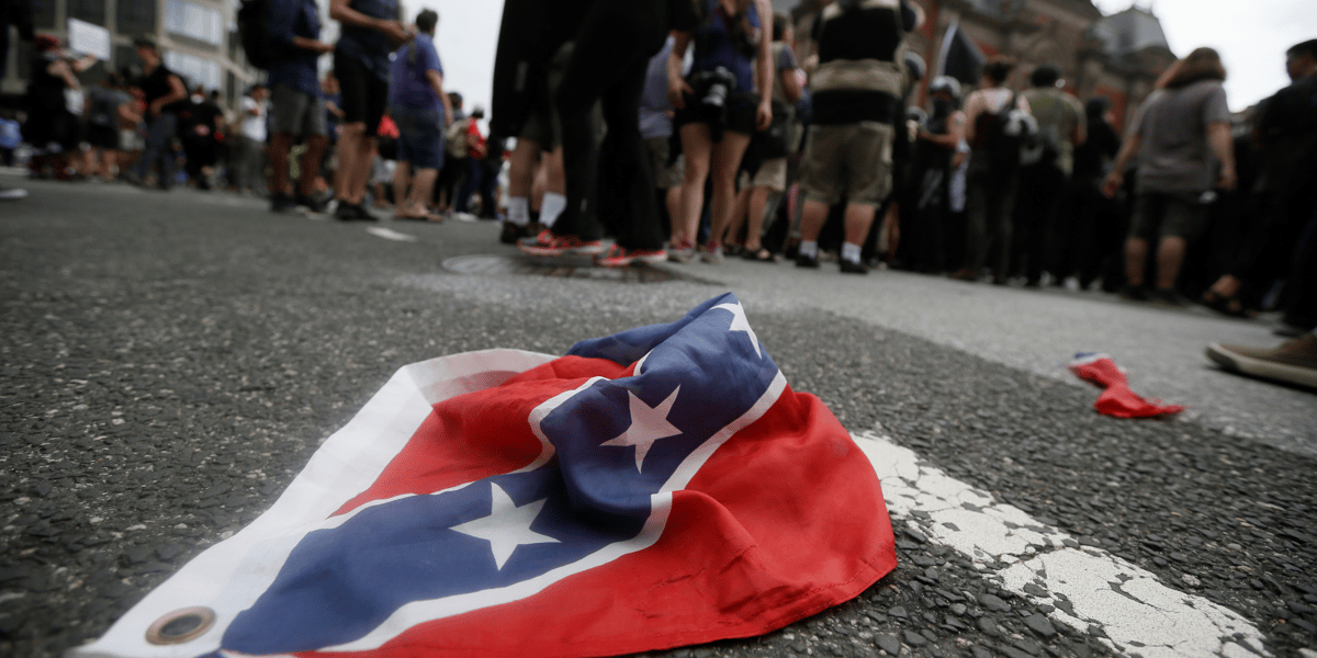 Usa: quatre arrestations dans l'enquete sur les violences de charlottesville