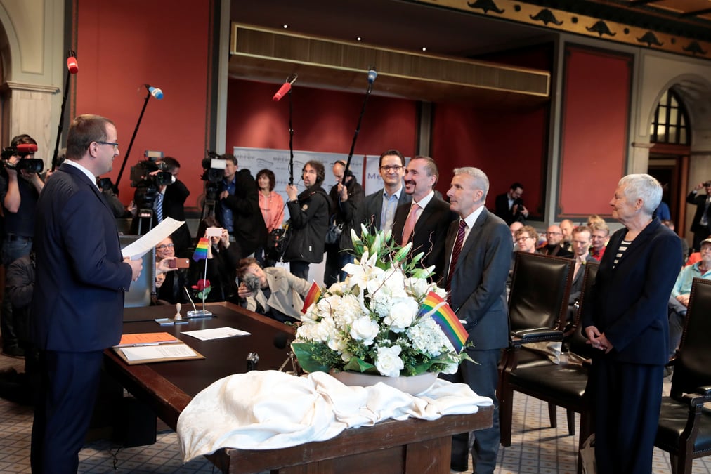 L'allemagne celebre ses premiers mariages homosexuels