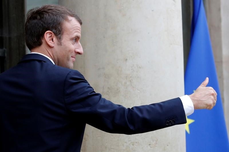 Macron engrange un premier succes avant de nouvelles epreuves