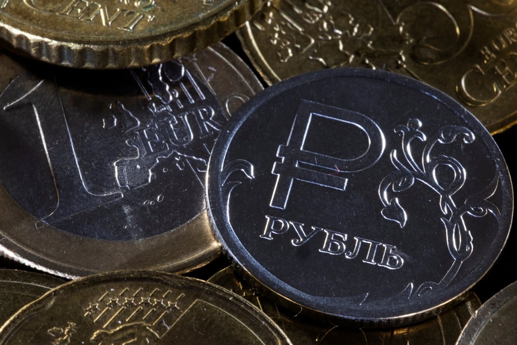 Des pieces de roubles et d'euros russes