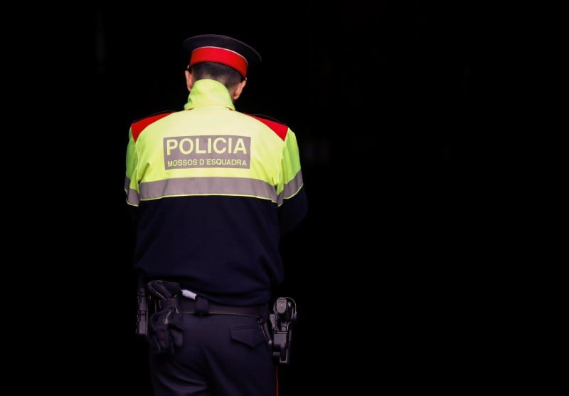 La police catalane appelee a rester neutre dans la crise