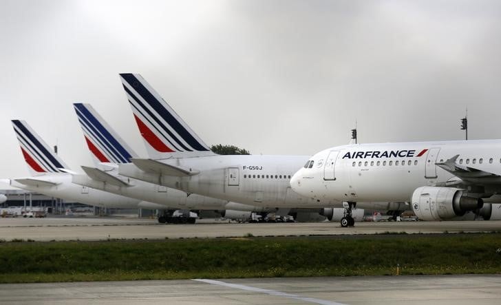 Appel a la greve de 10 syndicats d'air france le 22 fevrier