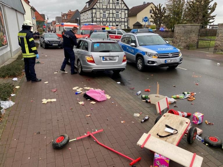 Une voiture fonce sur la foule en allemagne, des blesses