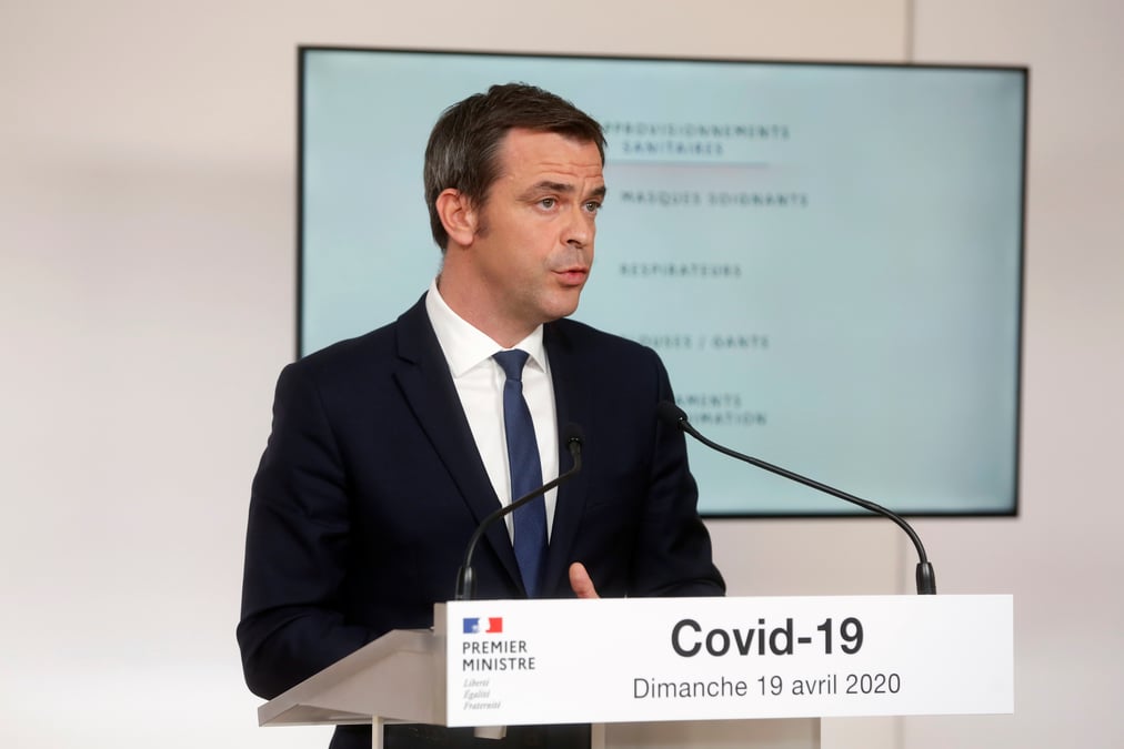 Le confinement a sauve des dizaines de milliers de vie en france, dit olivier veran