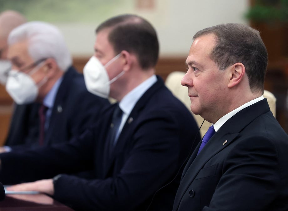 Le vice-president du conseil de securite de la russie, dmitri medvedev, en visite en chine