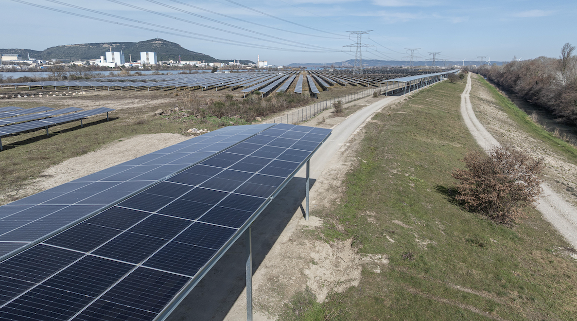 A Caderousse, dans le Vaucluse, le photovoltaïque linéaire doit faire la preuve du concept.
