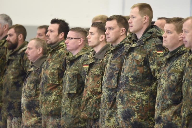 L'allemagne est libre de retirer ses soldats d'incirlik, dit le ministre turc des affaires etrangeres