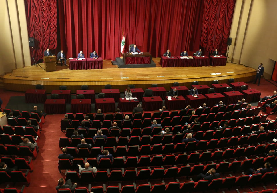Tension au liban pour la premiere session parlementaire apres l'explosion