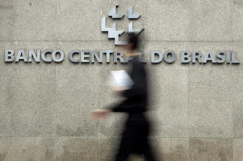 S&P abaisse la note de crédit brésilienne à "BBB-"