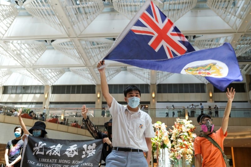 Hong kong: londres redoute de voir pekin "franchir le rubicon"