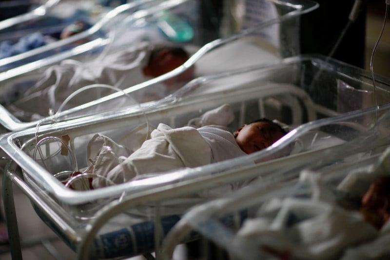 Une femme de 65 ans donne naissance a des quadruples en allemagne