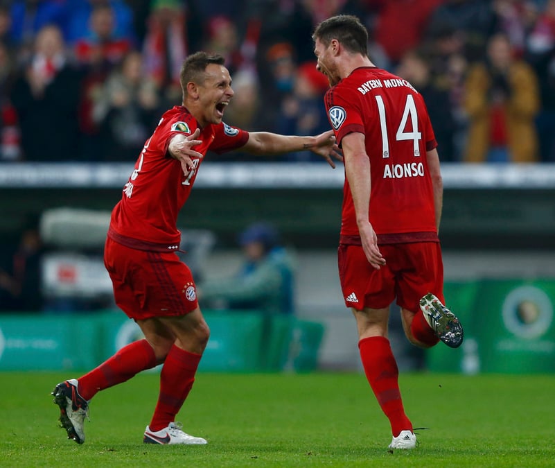 Le bayern munich sans forcer, monchengladbach elimine 