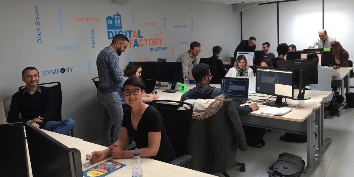 L'équipe de la Digital Factory, au sein de l'agence actuelle, située à Mauguio