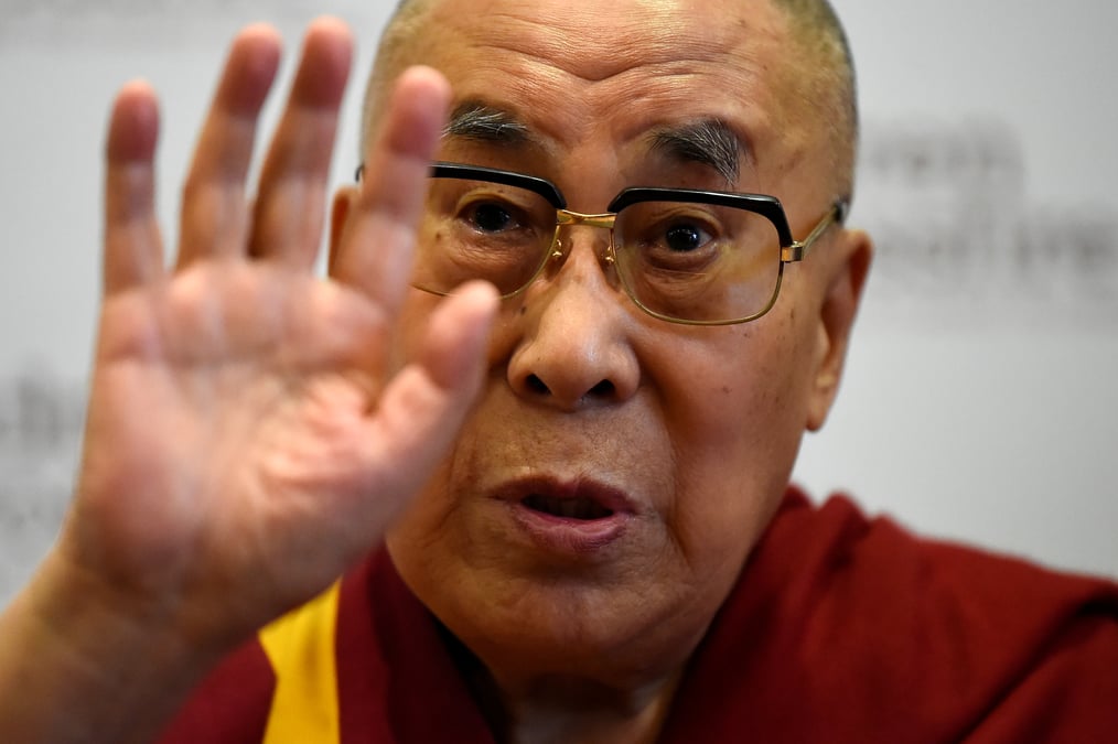 Le dalai-lama hospitalise a new delhi pour une infection a la poitrine