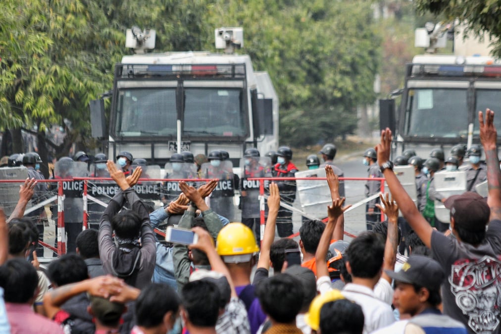 Poursuite de la contestation en birmanie, deux morts a mandalay