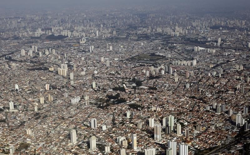 Le Brésil sort de la récession,les inquiétudes persistent