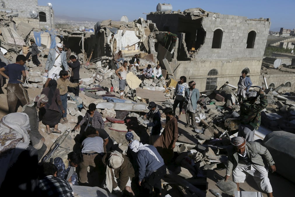 Raids aeriens meurtriers sur sanaa, au yemen
