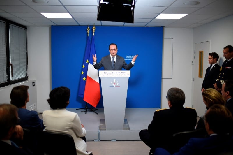 Francois hollande se felicite du plan "500.000 formations"