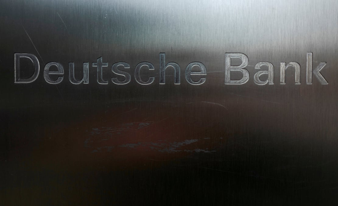Deutsche bank voit la livre tomber a 1,06 dollar cette annee