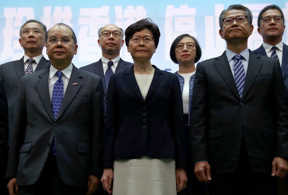 Hong kong active des lois d'urgence face aux manifestants