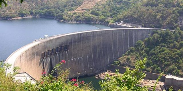 Kariba fleuve zambez barrage