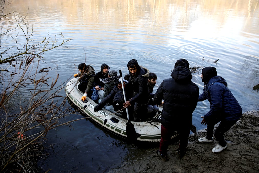 La grece face a un afflux de refugies venus de turquie