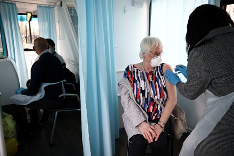 Coronavirus: pres de 20,5 millions de britanniques ont ete vaccines