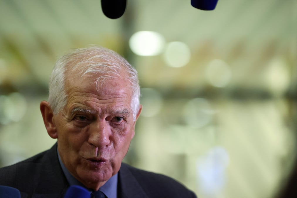 Le haut-representant de l'ue aux affaires etrangeres et a la securite josep borrell s'adressant aux medias