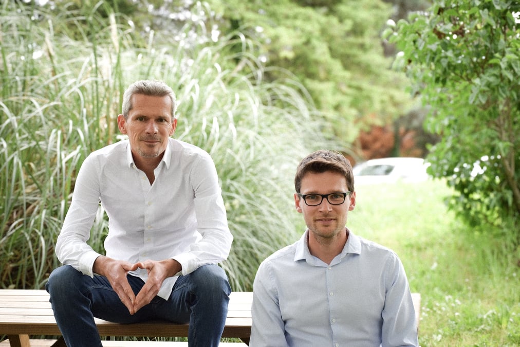 La pépite lyonnaise, en bonne marche pour devenir une licorne, avait été créée en 2012 par Elie Melois et Sébastien Ricard. Son intranet social et collaboratif d'entreprise, en concurrence directe avec notamment les américaines Simpplr et Unily, avait été commercialisé en 2015.