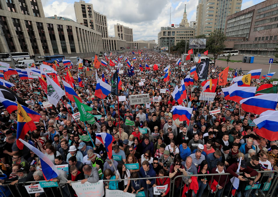 Manifestation a moscou apres le rejet de candidatures d'opposants