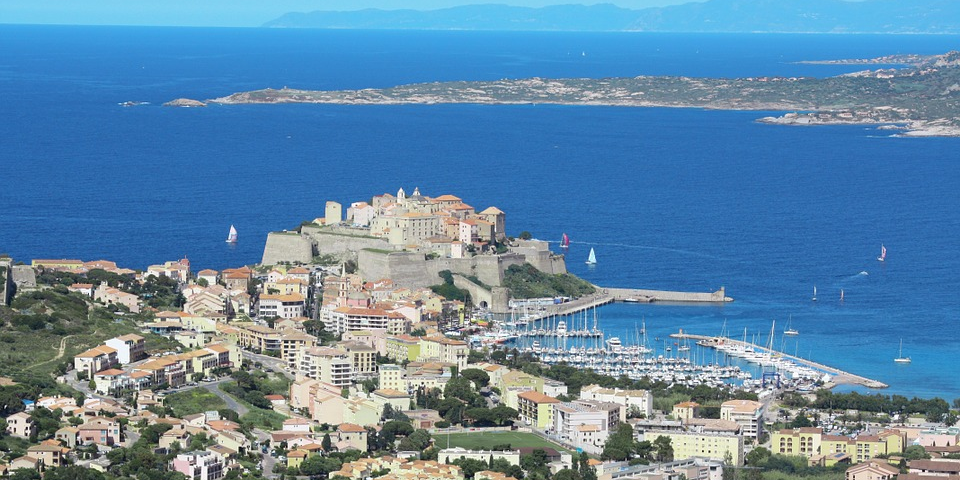 Avec des projections de fréquentation en baisse de 50%, c'est une saison en enfer que s'apprête à traverser l'île.