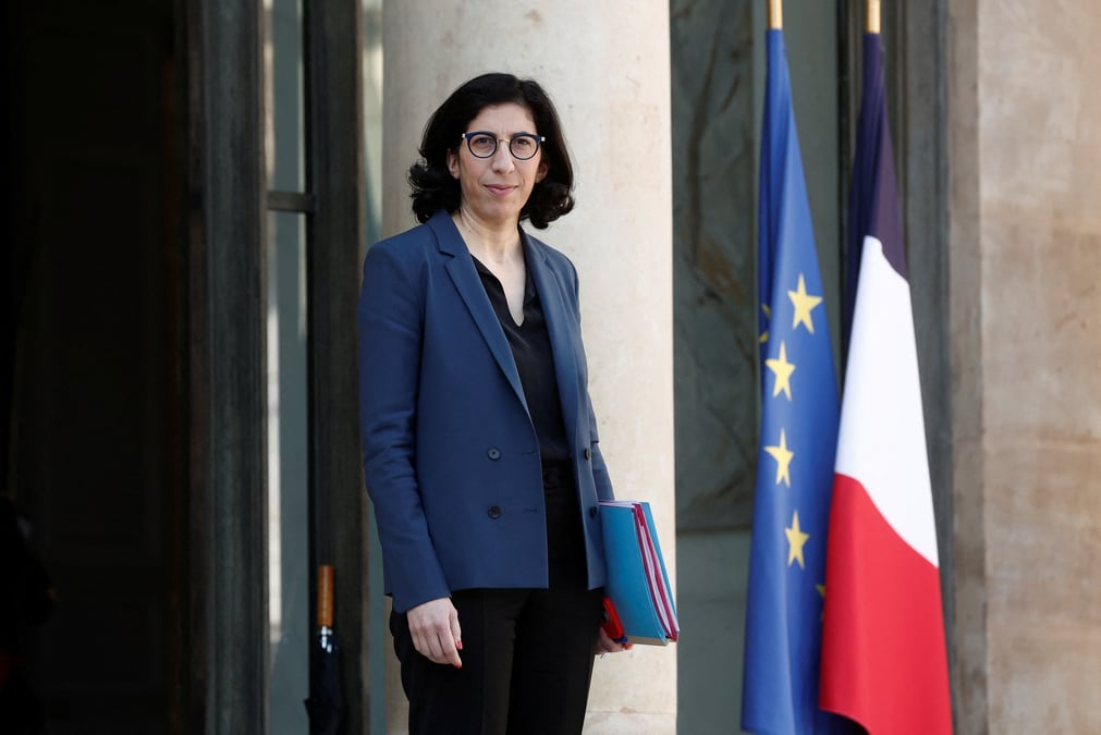 La ministre de la culture, rima abdul malak, devant l'elysee