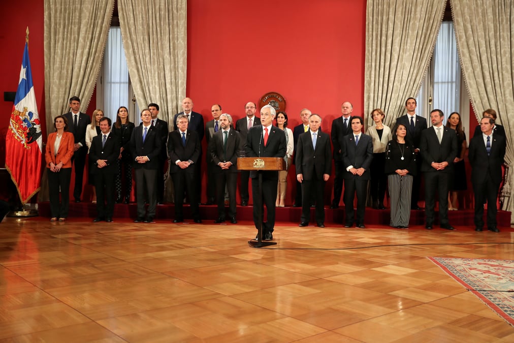 Le president chilien suspend la tenue du sommet de l'apec, la maison blanche "surprise"