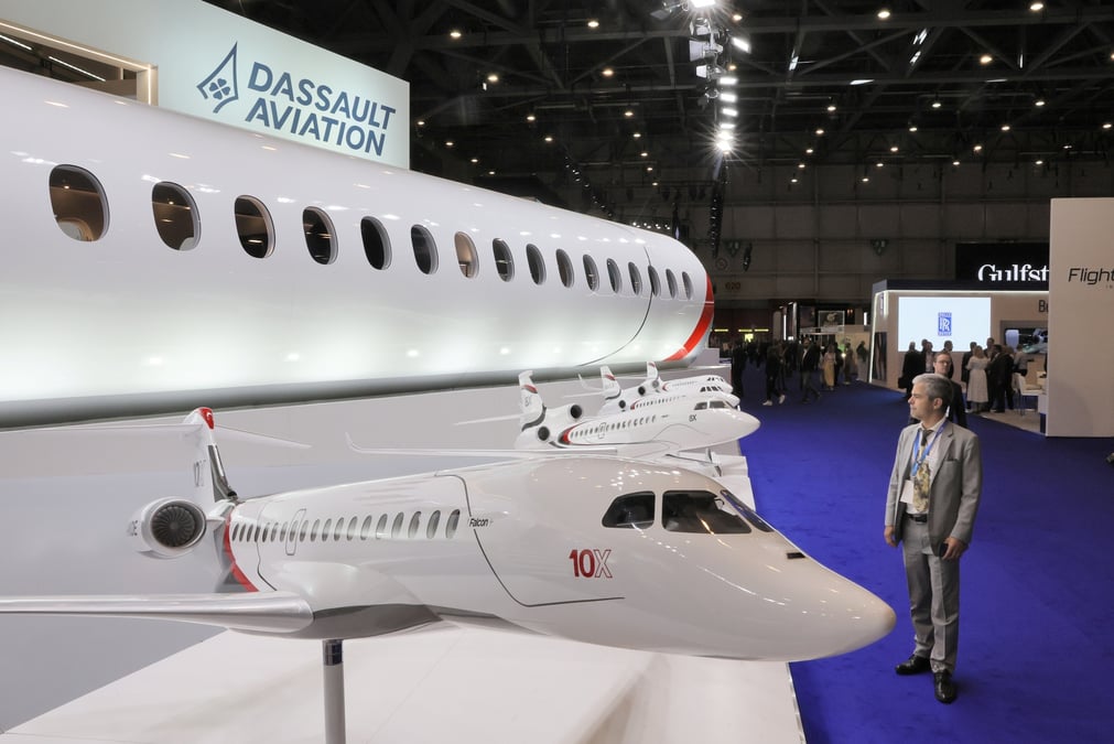 Le stand de dassault aviation au salon ebace a geneve