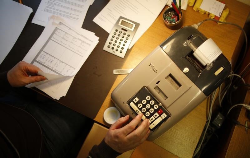 Le deficit budgetaire francais de 2016 confirme a 69 milliards d'euros