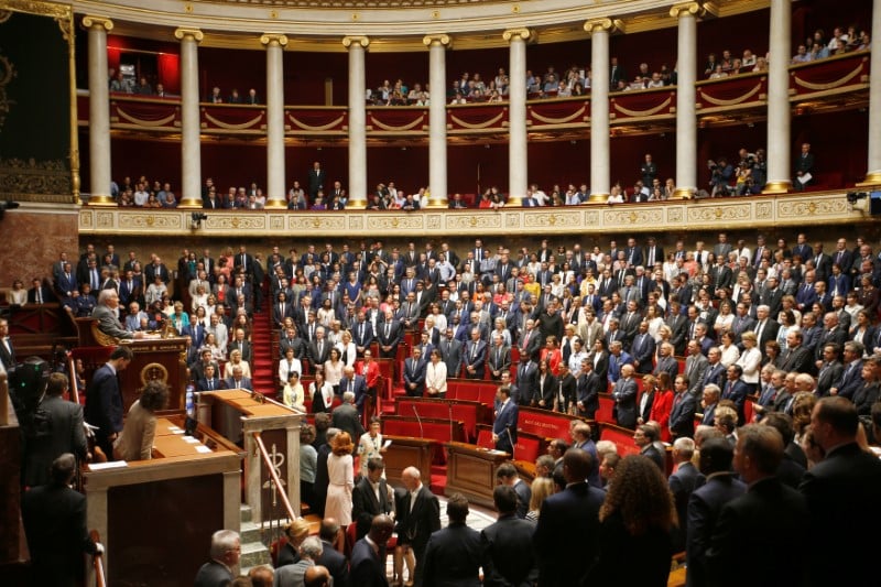 Macron place ses hommes et impose ses regles a l'assemblee