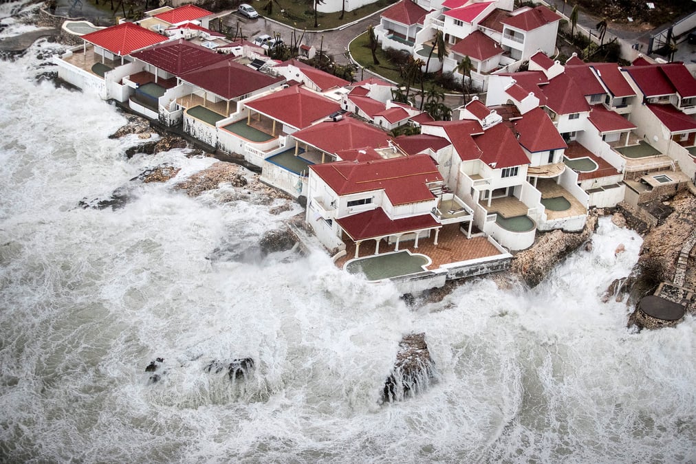 L'ouragan irma fait route vers la floride apres 19 morts dans les caraibes