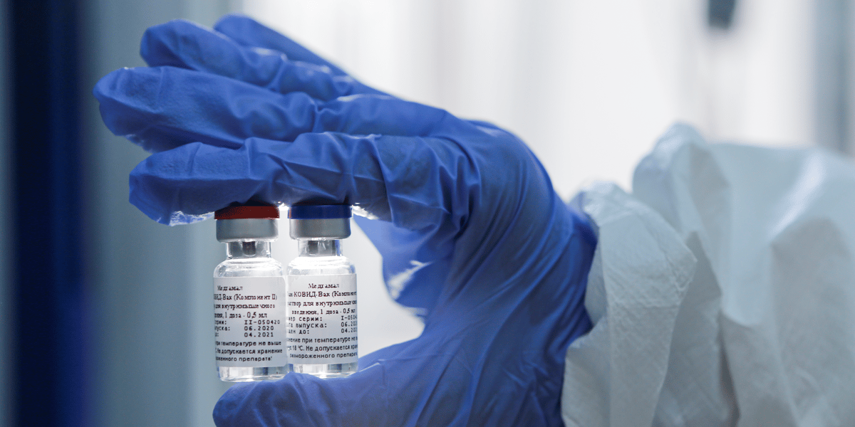 Russie: les medecins se mefient du vaccin autorise trop rapidement