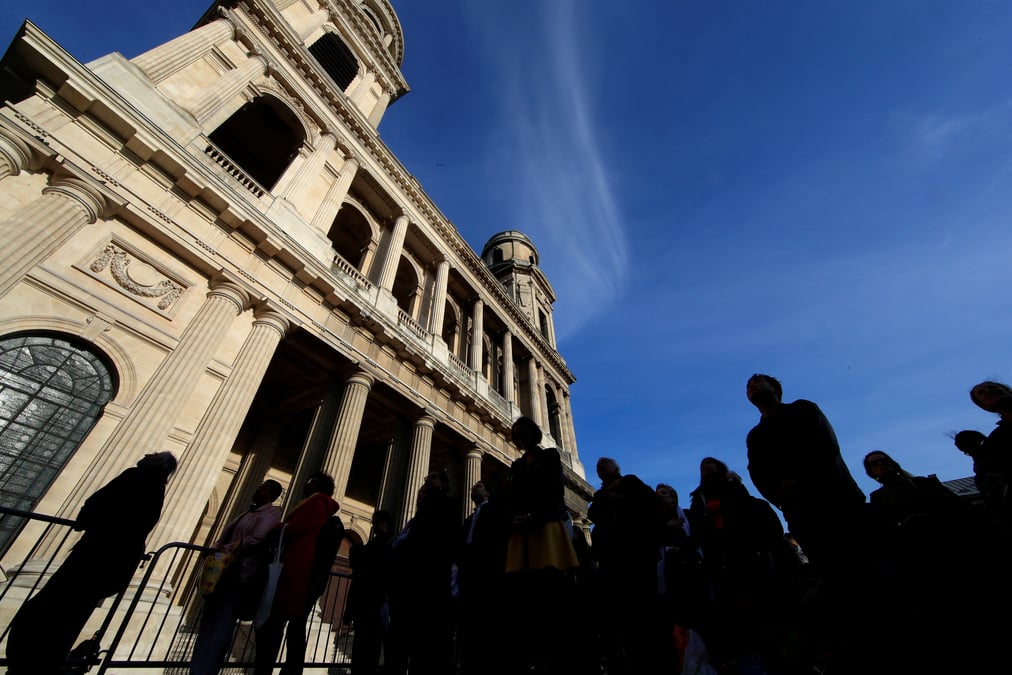 Paris: la prefecture interdit un rassemblement prevu dimanche devant l'eglise saint-sulpice