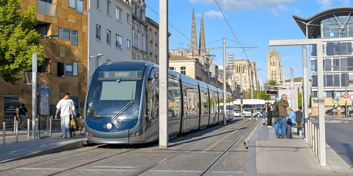Keolis, le gestionnaire du réseau de transports en commun bordelais, a présenté son plan pour prendre en compte le réchauffement climatique.
