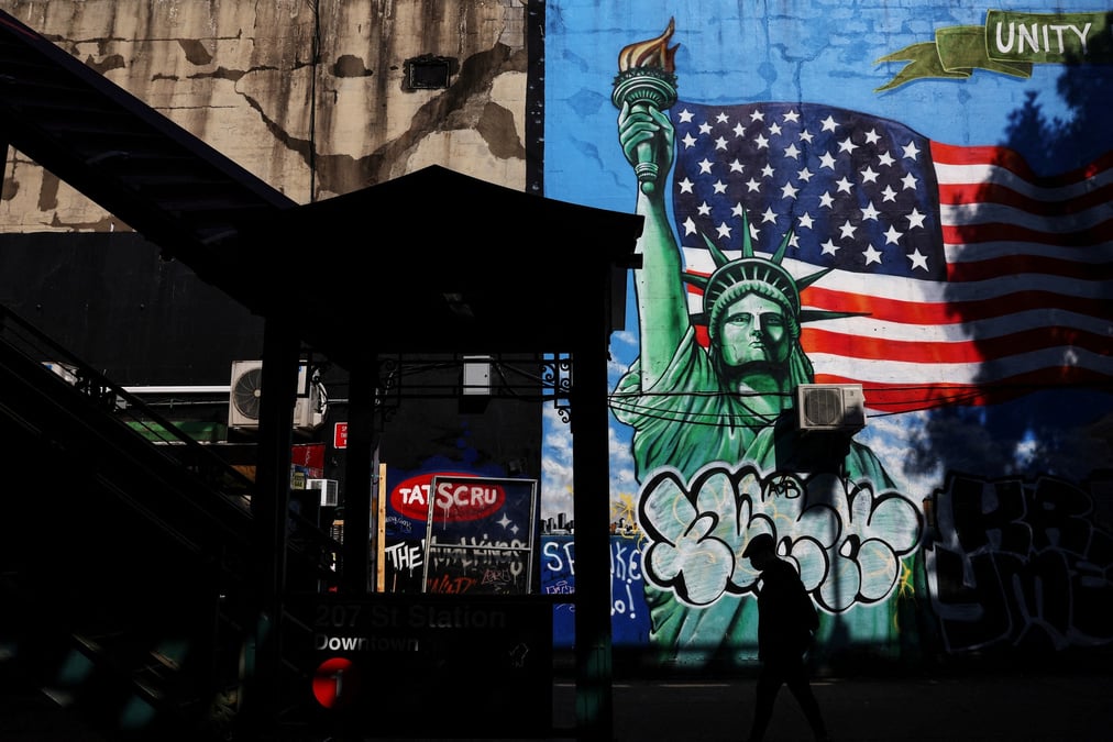 L'entree d'une station de metro a new york, aux etats-unis